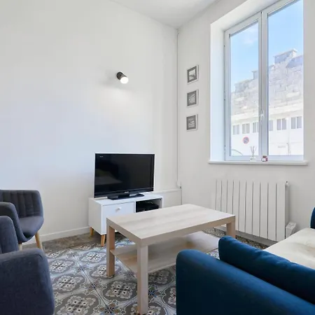 House With Terrace 2 Bedrooms In En Baroeul *